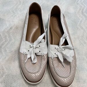 Naturalize Korrine Boat Shoes

Size 9